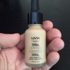 NYX Total Control Drop Foundation